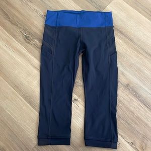 Super cute lulu crops. Side pocket on each side + top zip pocket